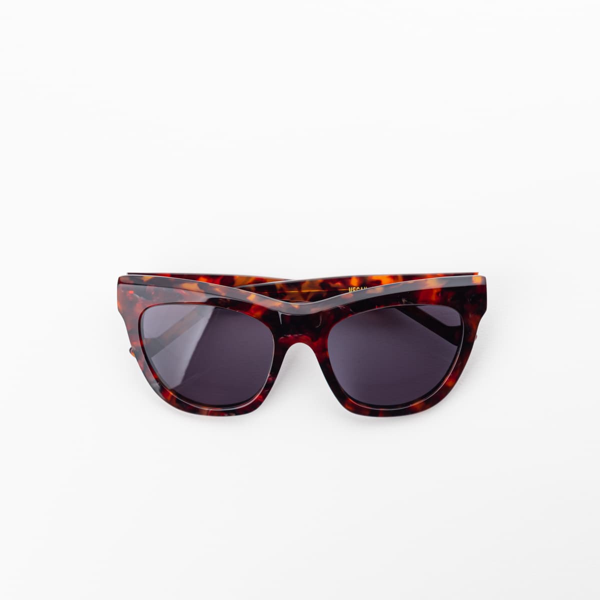 Megan Tartarugato — montatura Capys Eyewear | artigianato italiano